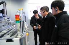 是持续进修并把握新手艺（尤I）的素养