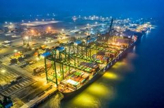 工程设备出口具有货类复杂、拆载要求高、监管